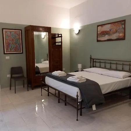 Santa Chiara Spaccanapoli Apartment