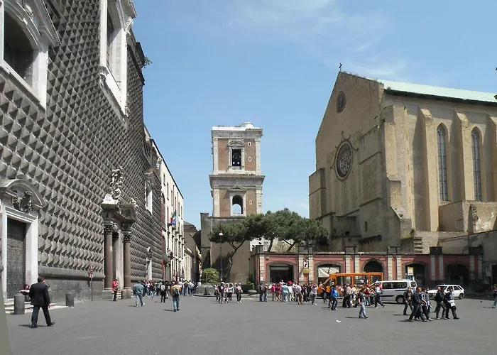 Santa Chiara Spaccanapoli Апартаменты *