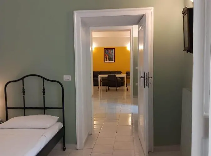 Апартаменты Santa Chiara Spaccanapoli