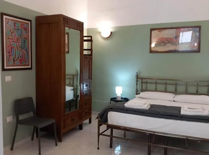 Апартаменты Santa Chiara Spaccanapoli